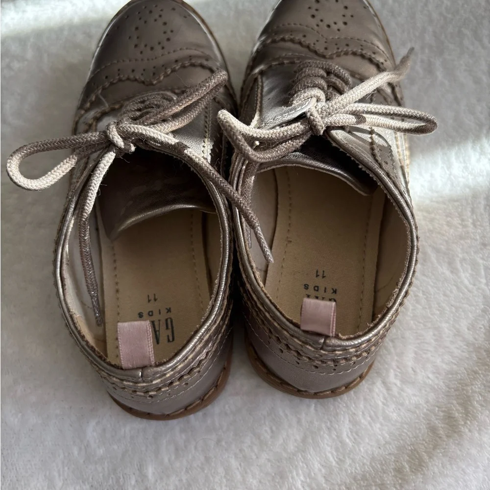 GAP Kids Metallic Lace-Up Brogues Silver Dress Shoes | 11K